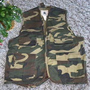 Northwest Territory Large Camo Vest